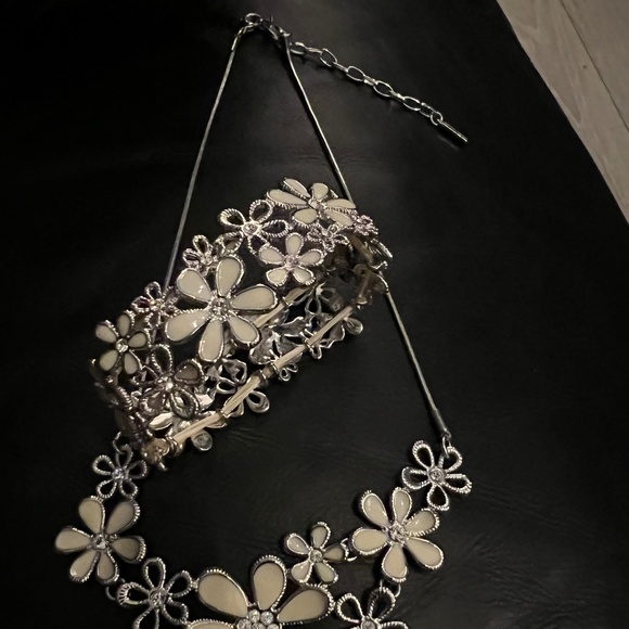 necklace and bracelet - Picture 3 of 4